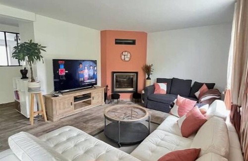 Croissy-Beaubourg Casa | M&A Spacious Country House for 11 Guests, Near Disneyland and Paris,with Parking