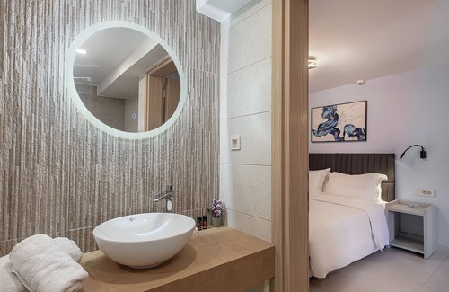 Chania Town Hotel | M City Hotel