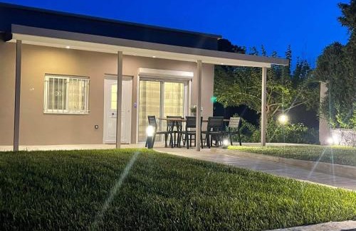 Oropos Casa | M & F HOUSE (παραλία Μαρκοπούλου Ωρωπού)
