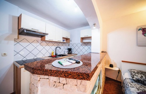 Cove Tri Zala (Zrnovo) Apartamento | M & J Central Suites