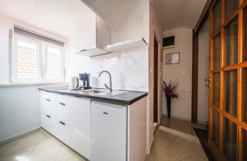 Cove Tri Zala (Zrnovo) Apartamento | M & J Central Suites