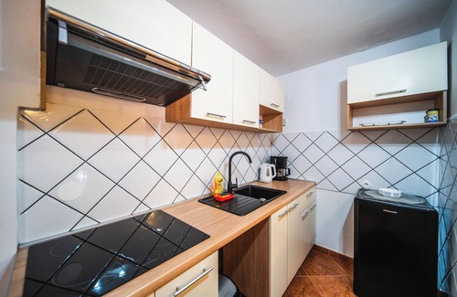 Cove Tri Zala (Zrnovo) Apartamento | M & J Central Suites