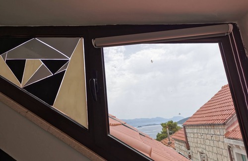 Cove Tri Zala (Zrnovo) Apartamento | M & J Central Suites