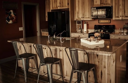 Buckingham Otro | M&M Farms Farms Farmhouse