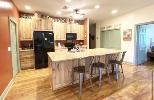 Buckingham Otro | M&M Farms Farms Farmhouse