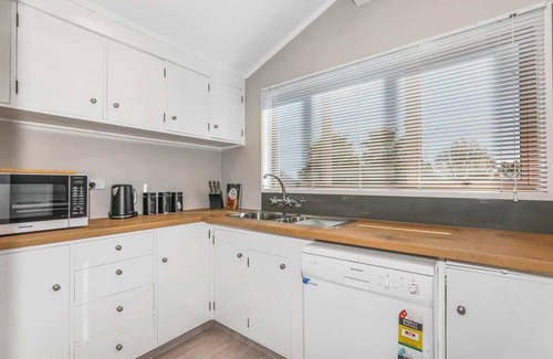 Lynmore Casa | M&M's Hotspot | Lynmore with Swimming Pool