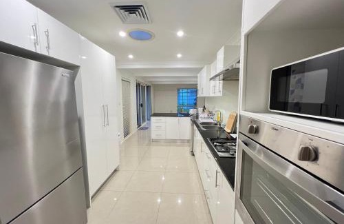 Winston Hills Casa | M Room