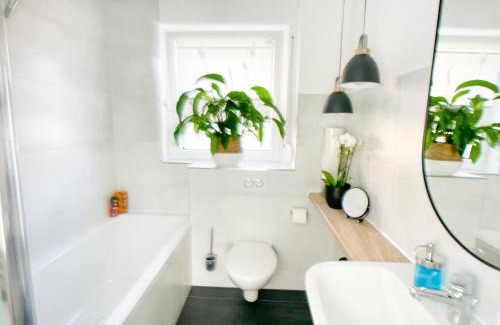 Sudstadt Apartamento | M-Style 01 Apartment mit Terrasse und Gasgrill, 24h Self-Check-In, Free Parking, Netflix