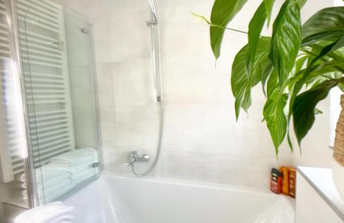 Sudstadt Apartamento | M-Style 01 Apartment mit Terrasse und Gasgrill, 24h Self-Check-In, Free Parking, Netflix