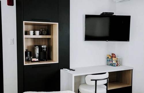 Dalhousie Apartamento | M2 - Standard King room # 1 (lower level)
