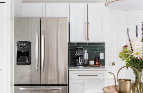 Traverse City Casa | M22 Cedar House - Lakefront home in wine country with playroom