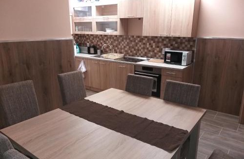 Letenye Cama Y Desayuno | M7 Galéria Panzió