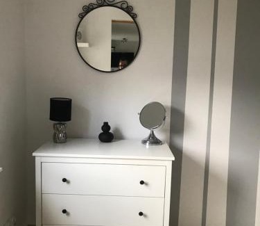 Czestochowa Apartamento | Mały biały domek