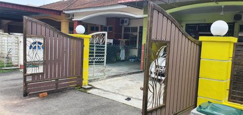 Kota Tinggi Apartamento | Ma Maison Homestay Taman Daiman Jaya Kota Tinggi