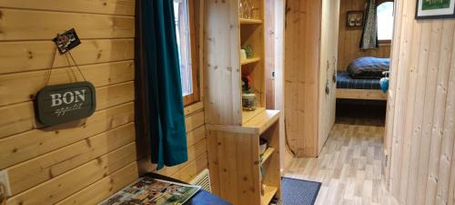 Raon-aux-Bois Chalet De Esquí | Ma roulotte sous les chênes- Au naturel