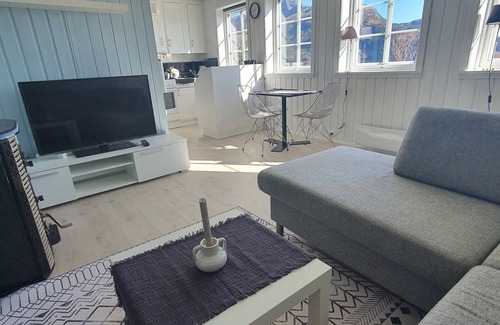 Maloy Apartamento | Maaloey Fjord & Mountain Panorama