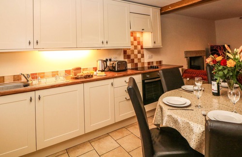 Longnor Cabaña | MABEL’S COTTAGE, family friendly, with a garden in Longnor