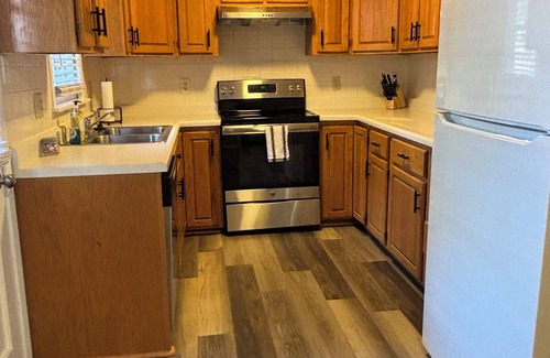 Manhattan Casa | Mac House centrally located within a short walk to KSU Sports Complex & Campus
