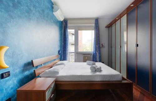 Bullona Apartamento | Mac Mahon - Colorful Apartment with balcony!