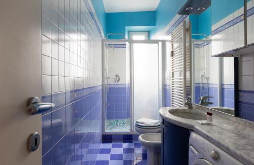 Bullona Apartamento | Mac Mahon - Colorful Apartment with balcony!