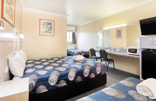 West Mackay Hotel | Mackay Rose Motel