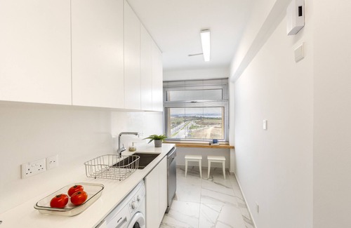 Larnaca Apartamento | Mackenzie Leo Seafront Suite