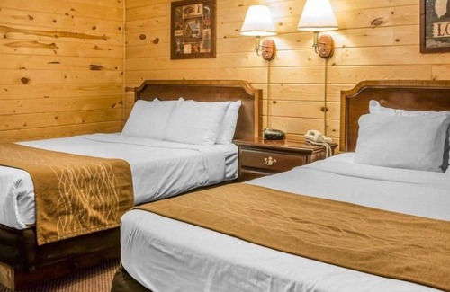 Mackinaw City Hotel | Mackinac Lodge