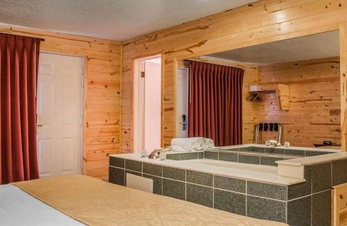 Mackinaw City Hotel | Mackinac Lodge