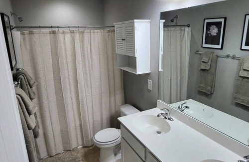Burlington Casa | Mackintosh Townhome Retreat - 4BD/3BA