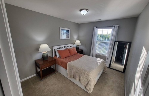 Burlington Casa | Mackintosh Townhome Retreat - 4BD/3BA