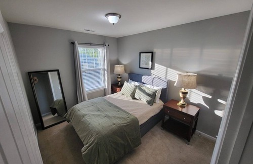 Burlington Casa | Mackintosh Townhome Retreat - 4BD/3BA
