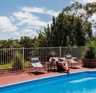 Central Mudgee Casa | Macquarie Manor - Experience Grand Country Living