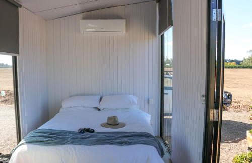 Narromine Casa | Macquarie River View by Tiny Away