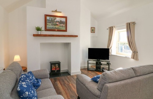 Macreddin Village Cabaña | MACREDDIN ROCK HOLIDAY COTTAGE in Aughrim, County Wicklow