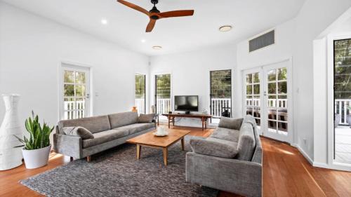 Macmasters Beach Casa | 'Macs Beach House' by Accom Holidays