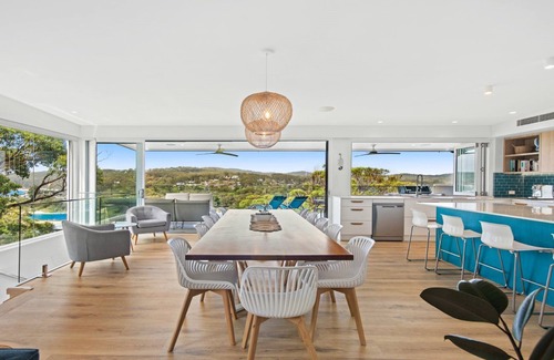 Copacabana Casa | MACSVIEW @ COPA | Accom Holidays