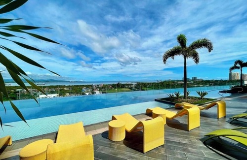 Lapu-Lapu Complejo | Mactan Newtown Beachfront Condo