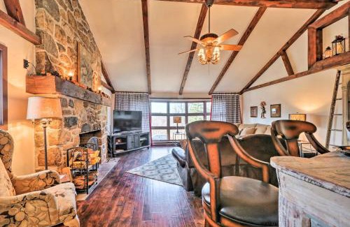 Seisholtzville Casa | Macungie Cabin with Fireplace Near Bear Creek Skiing