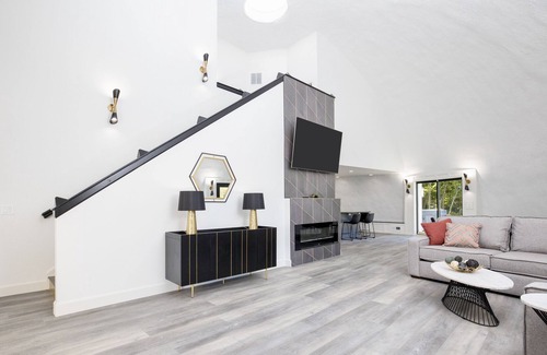 Valley Hi Casa | Mad River Igloo. 3 bed 2 bath. Sleeps 8. EV+.Hot tub. Fire pit.