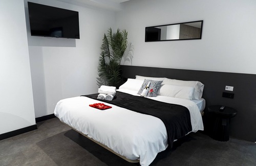 Cuatro Caminos Casa | Mad Rooms