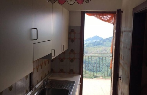 Perinaldo Apartamento | Apartamento en el Borgo delle Stelle. Amplia terraza con una vista maravillosa!