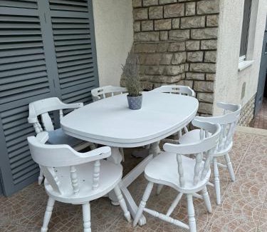 Balatonalmadi Apartamento | Madarász 3 Deluxe Vendégház