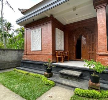 Taro Casa | Made Misi Homestay