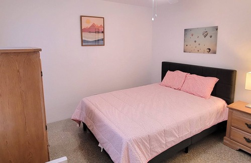 South Pinellas Community Council Villa | Madeira Beach Villa #3 1 Br / 1 Ba 4 min to Madeira Beach