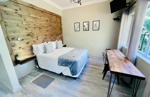 Komani Casa | Madeira Bed