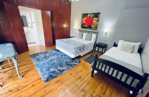 Komani Casa | Madeira Bed