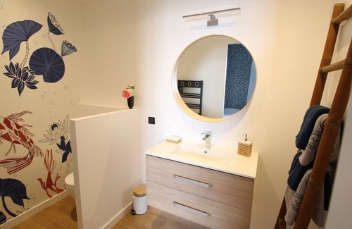 La Ferte-Saint-Aubin Cama Y Desayuno | Habitación "Madeleine" con 2 camas individuales y mesa de invitados