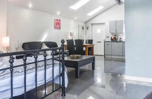 Hurst Green Casa | Madeline Cottage