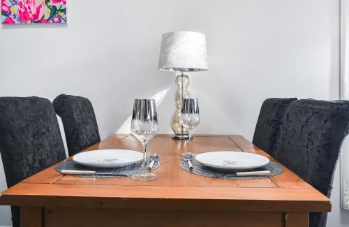 Hurst Green Casa | Madeline Cottage