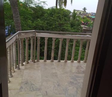Puri Hotel | MADHUR RESIDENCY